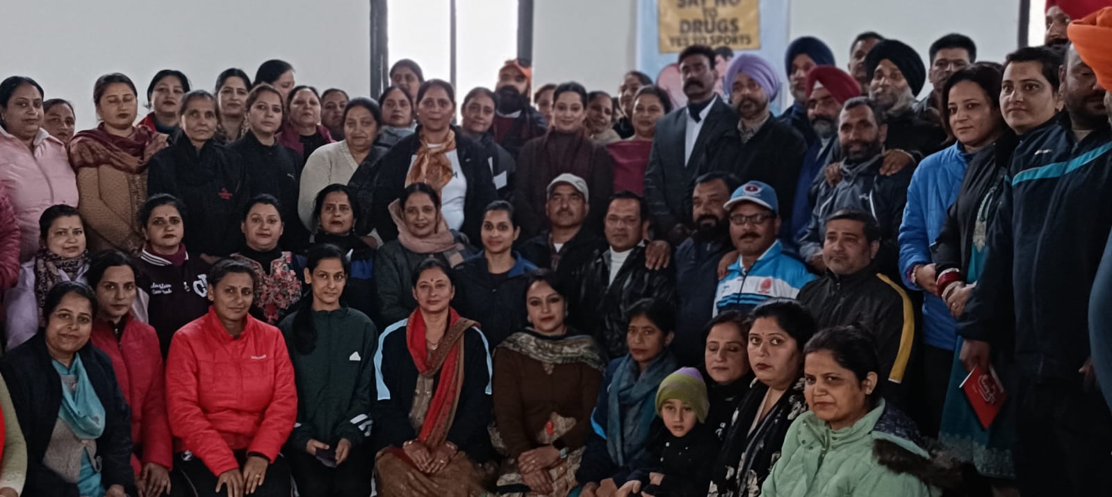 SDM interacts with participants of DYSS course 